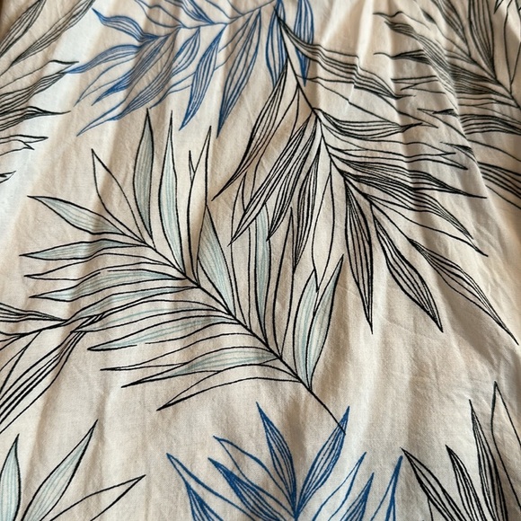 Floral button up women’s polo - Picture 2 of 3